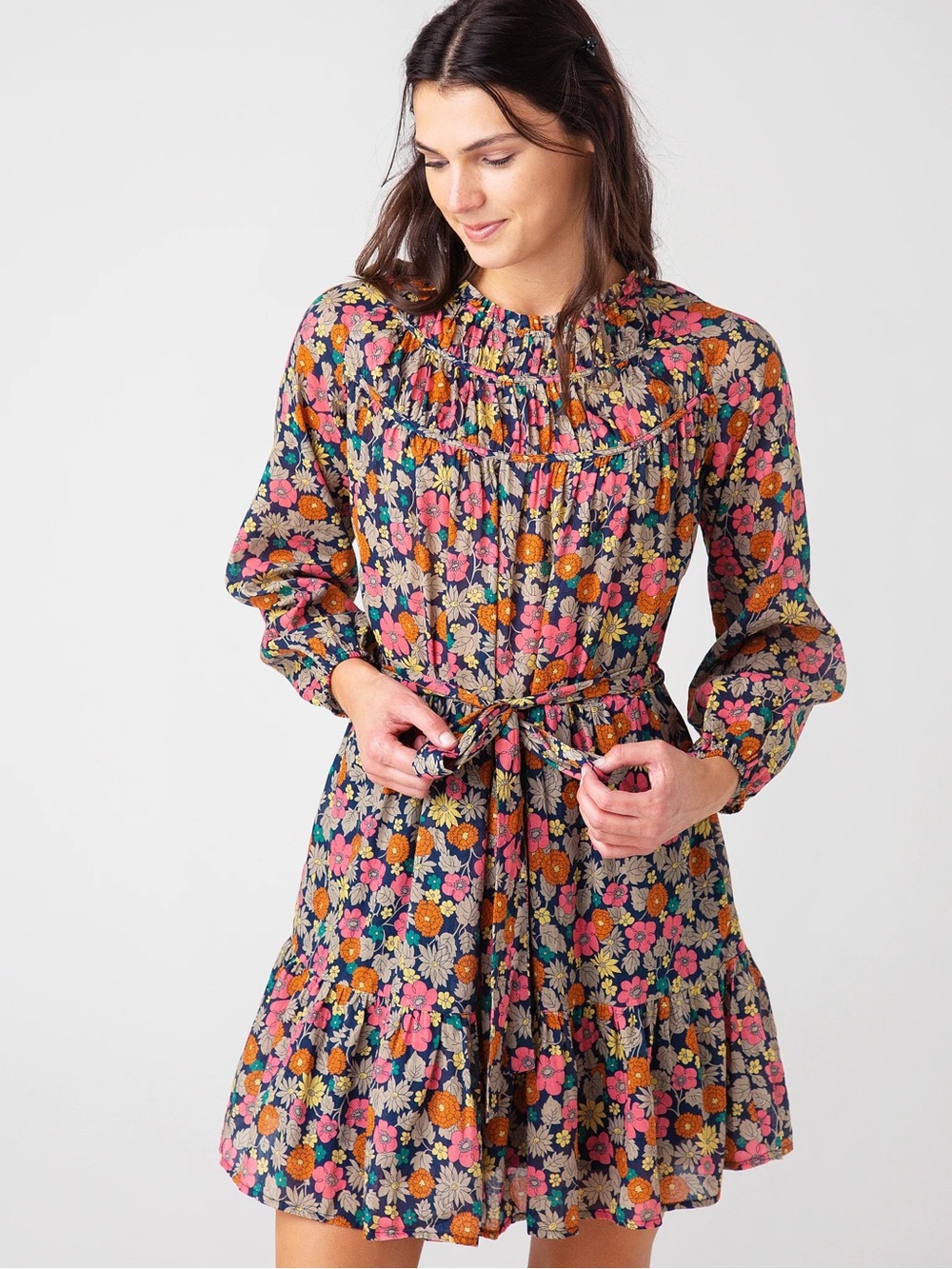 TROVATA Birds of Paradis Abigail Dress with Pockets in Vintage Floral Print